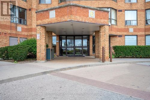 417-6 Humberline Drive, Toronto (West Humber-Clairville), ON, M9W6X8 | Card Image
