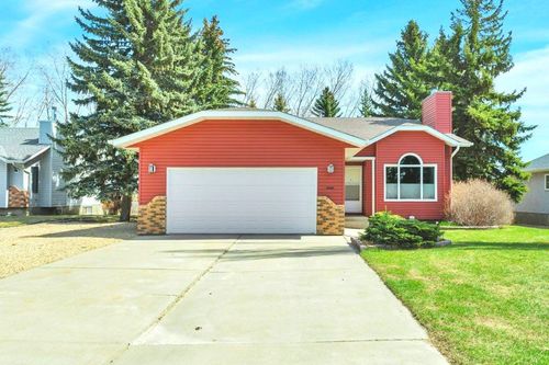 8 Petticoat Lane, Lacombe, AB, T4L1T6 | Card Image