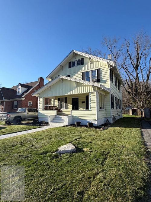 1310 Augusta St, Bluefield, WV, 24701-3808 | Card Image