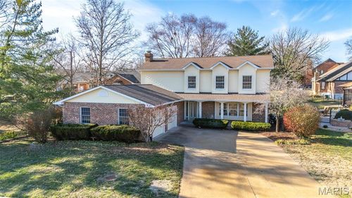 5137 Carriage Trace Dr, Saint Louis, MO, 63128-3153 | Card Image