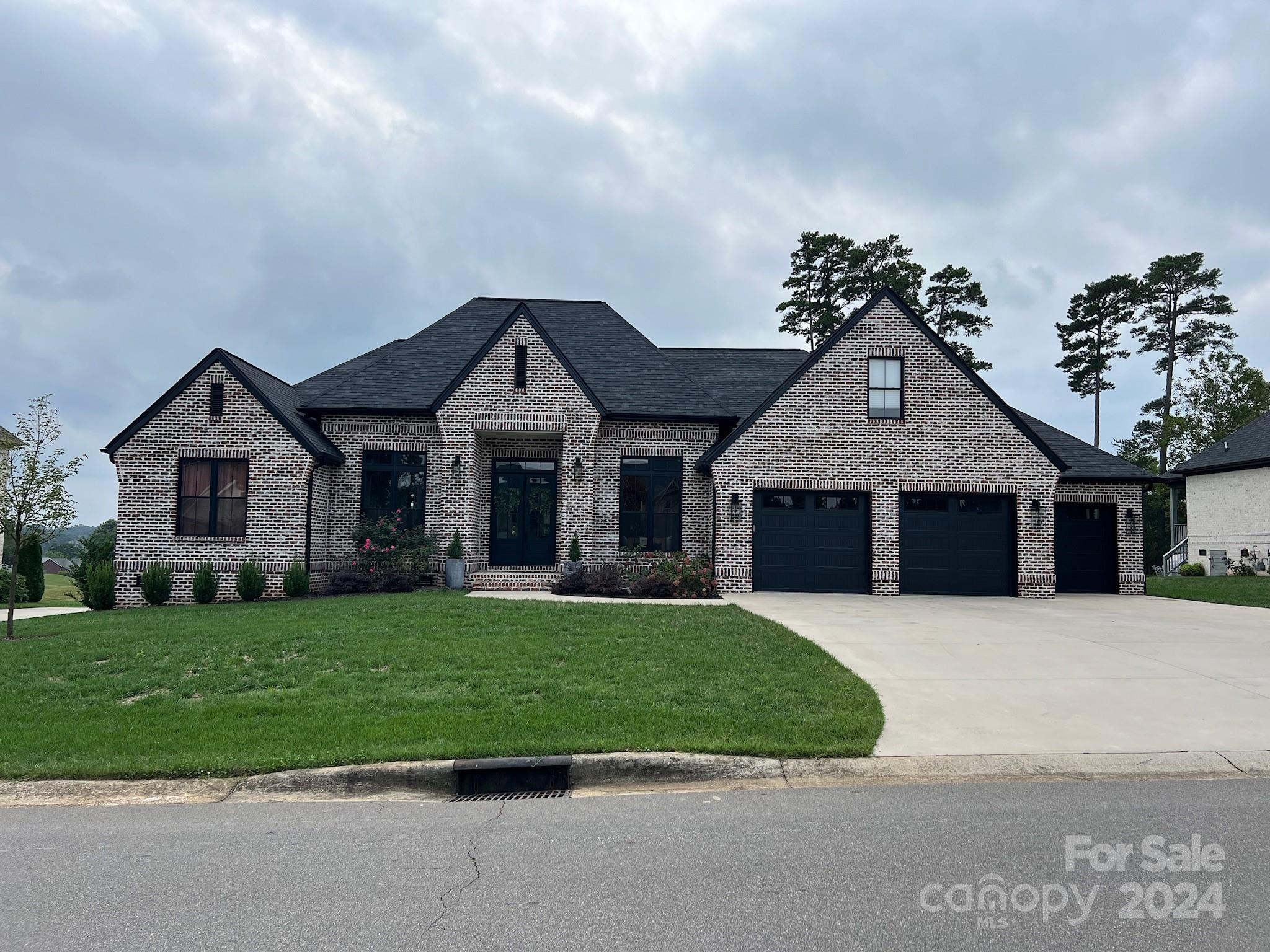 Players Ridge Rd, Hickory, NC 28601