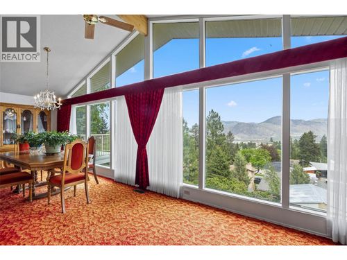 178 Waddington Dr, Kamloops, BC, V2E1M4 | Card Image