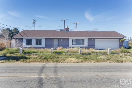 8525 Great Circle Dr, California City, CA, 93505-3239 | Card Image