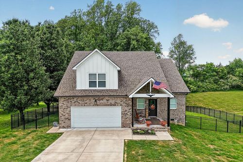 146 Briarwood Ln, Smithville, TN, 37166-8415 | Card Image