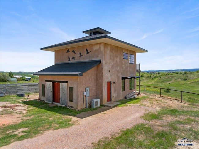 11077 Ridge Rd, House other with 1 bedrooms, 2 bathrooms and null parking in Belle Fourche SD | Image 4