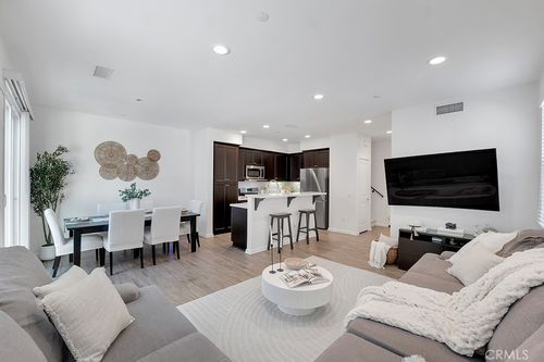 14902 W Navarre Way, Sylmar, CA, 91342-7782 | Card Image