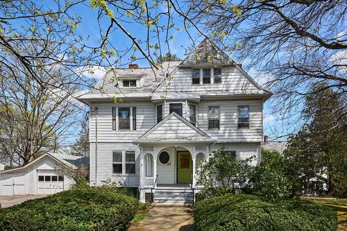 27 Crescent St, Northampton, MA, 01060-3773 | Card Image