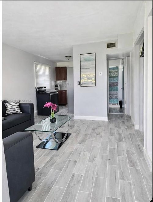 apt-5-715 Nw 7th Ave, Hallandale Beach, FL, 33009-2245 | Card Image