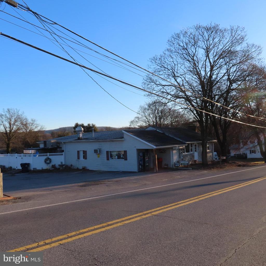 423 W Main St, Fayetteville, PA 17222