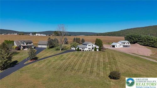 1319 Shady Ln, TAMAQUA, PA, 18252-5138 | Card Image