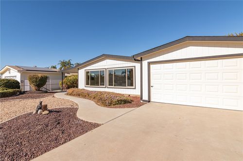 43560 Holder Ave, Hemet, CA, 92544 | Card Image