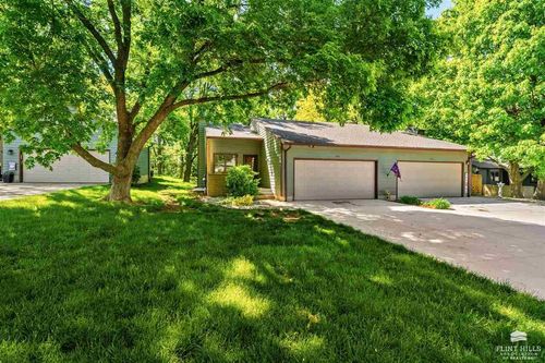 3813 Emerald Cir, Manhattan, KS, 66503-7514 | Card Image