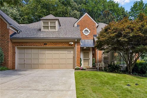 440 Greenlaurel Dr, Sandy Springs, GA, 30342-2071 | Card Image