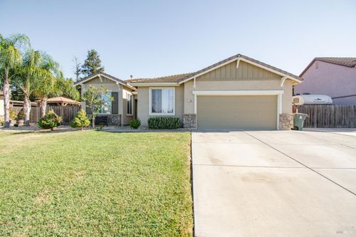 300 Rennert Way, Dixon, CA, 95620 | Card Image