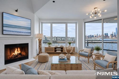 600 Harbor Blvd, Weehawken, NJ, 07086-6746 | Card Image