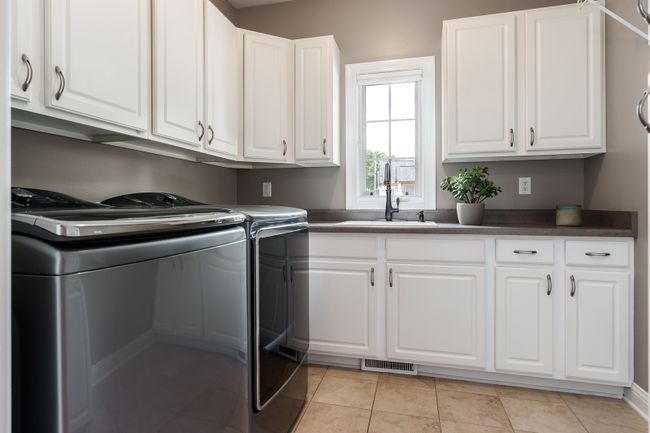 12428 Leighton Dr, House other with 4 bedrooms, 5 bathrooms and 3 parking in CALEDONIA IL | Image 24