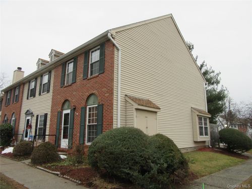 56 Yorkshire Ter, Washingtonville, NY, 10992-1233 | Card Image