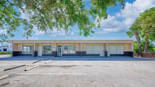 1620 Avenue E, Riviera Beach, FL, 33404-6164 | Card Image