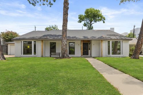 1911 Briarmead Dr, Houston, TX, 77057-2929 | Card Image