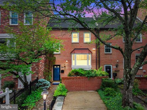 6913 Mclean Park Manor Ct, Mclean, VA, 22101-4324 | Card Image