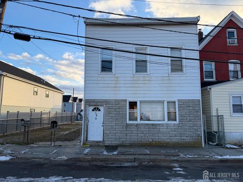 130 Union St, Carteret, NJ, 07008-3420 | Card Image