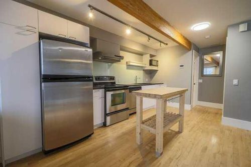 1-2044 35 Avenue Sw, Calgary, AB, T2T2E1 | Card Image