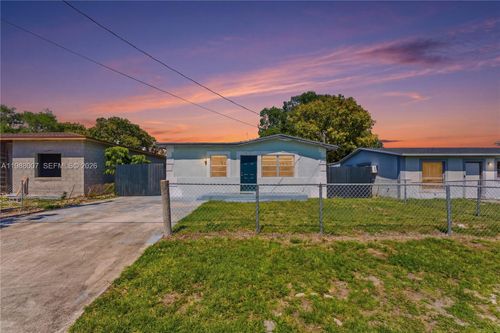 1017 Nw 8th St, Hallandale Beach, FL, 33009-2109 | Card Image