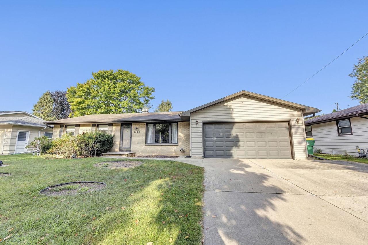 Beaver Dam Dr, Green Bay, WI 54304