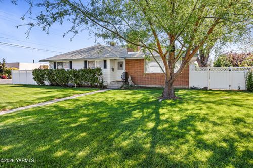 201 S 58th Ave, Yakima, WA, 98908-3430 | Card Image