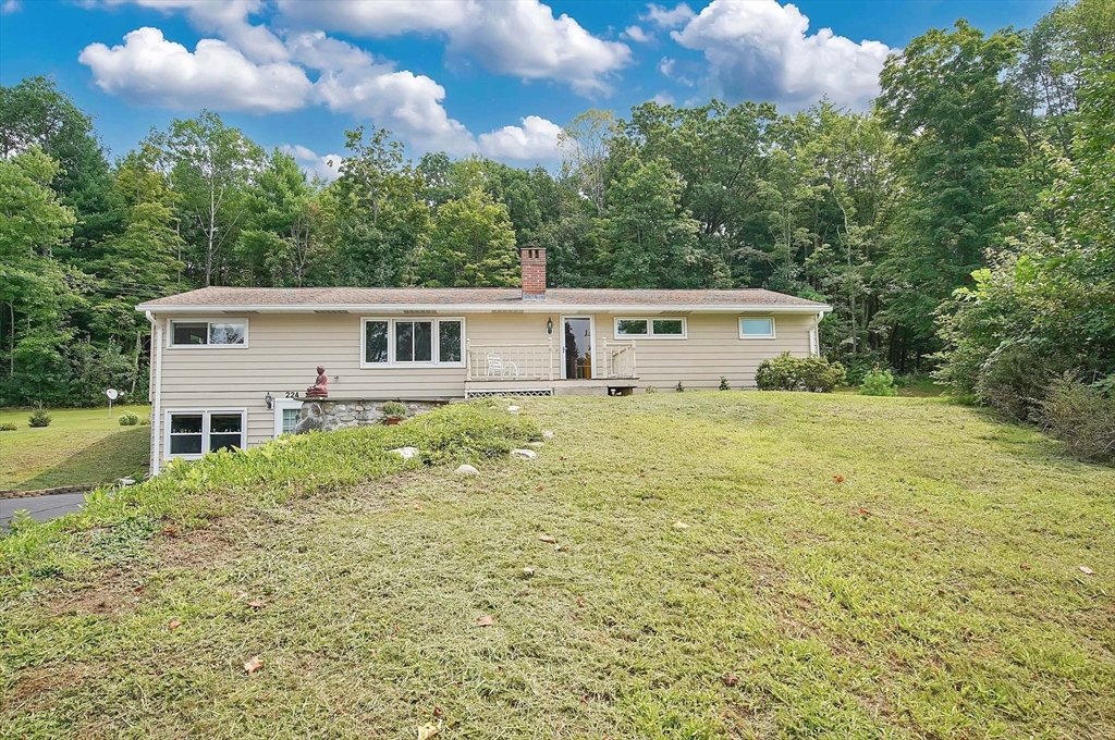 College Hwy, Southwick, MA 01077
