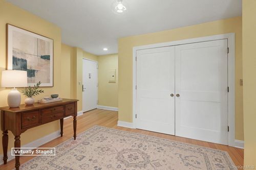 n4e-720 Milton Rd, Rye, NY, 10580-3258 | Card Image