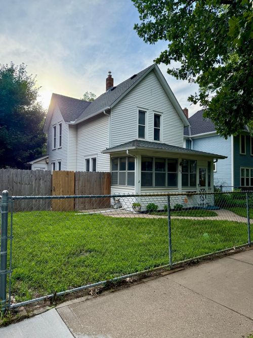 1275 Burr St, Saint Paul, MN, 55130-3513 | Card Image