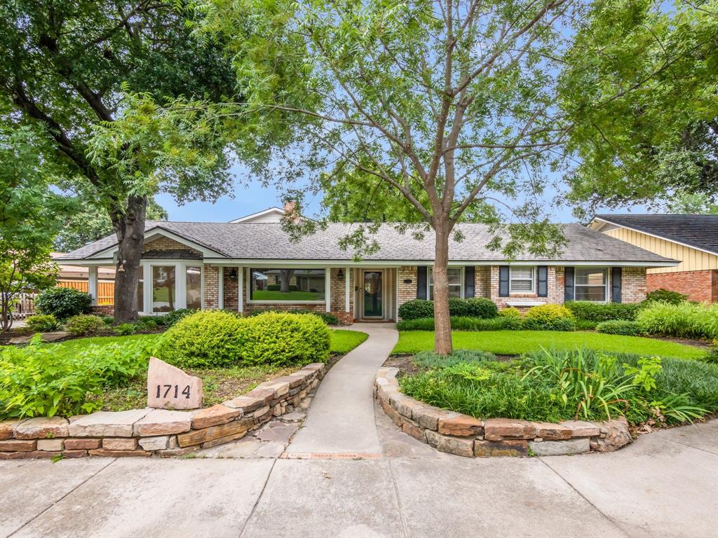 Post Oak Dr, Irving, TX 75061