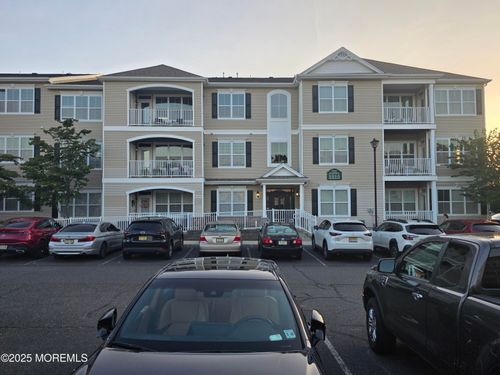 625-625 Sloan Ct, Matawan, NJ, 07747-4717 | Card Image