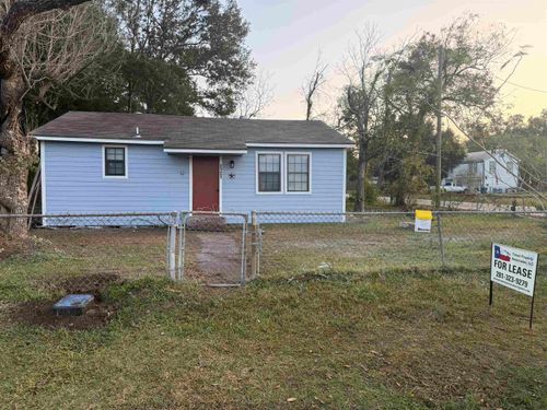 2121 Western Ave, West Orange, TX, 77630-6442 | Card Image