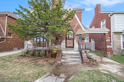 17585 Wisconsin St, Detroit, MI, 48221-2503 | Card Image
