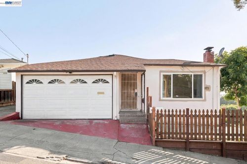 17005 Santa Fe St, Ashland, CA, 94541-1047 | Card Image