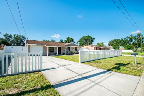5607 E 29th Ave, TAMPA, FL, 33619-1513 | Card Image