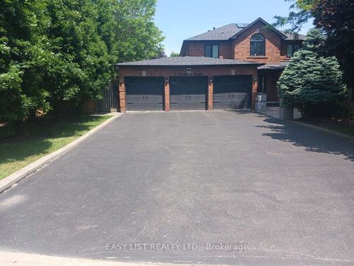 6 Mcarthur Hts, Brampton, ON, L6Z3N3 | Card Image