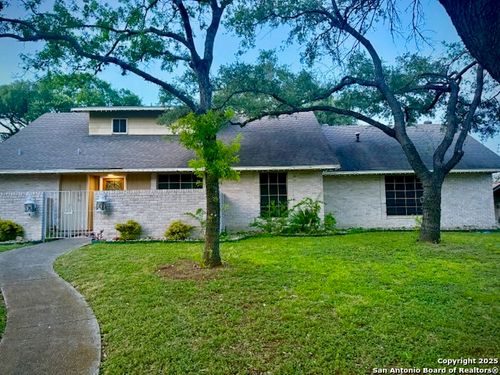 9306 Fernglen Dr, San Antonio, TX, 78240-1018 | Card Image