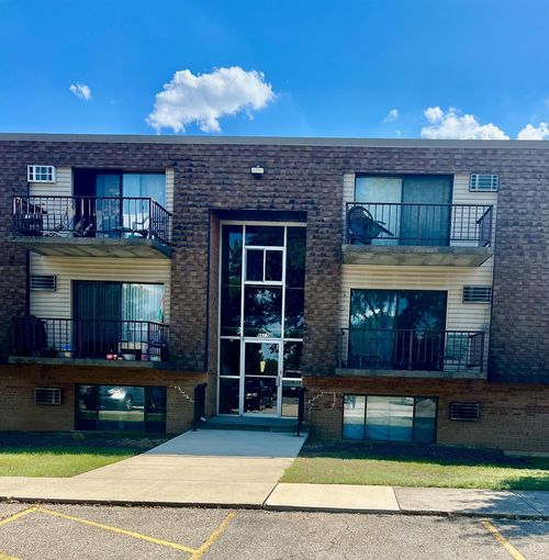 6617 Hearne Rd, Cincinnati, OH, 45248-8408 | Card Image