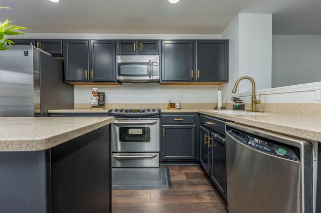 27863 Hopkins Dr, Condo with 2 bedrooms, 2 bathrooms and null parking in Novi MI | Image 5