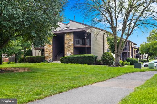 25 Bozarth Ct, Hamilton, NJ, 08690-3623 | Card Image