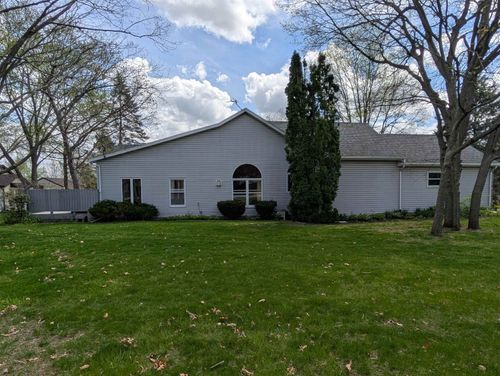 3447 Daren Dr, Freeport, IL, 61032-4476 | Card Image