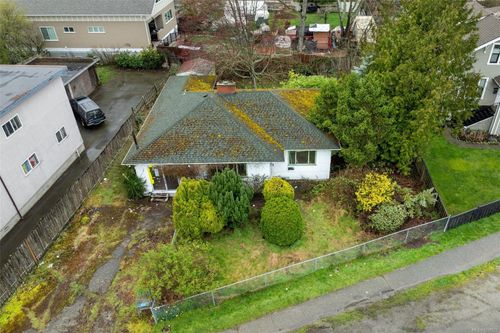 3330 Harriet Rd, Victoria, BC, V8Z3S4 | Card Image