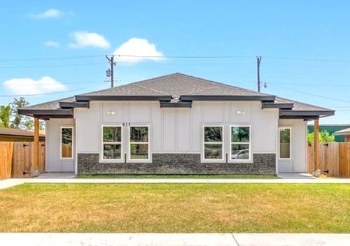 913 W Hackberry Ave, Alamo, TX, 78516-3726 | Card Image