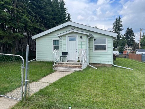 5008 48 Ave, Caroline, AB, T0M0M0 | Card Image