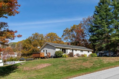 52 Victoria Dr, Rutland, VT, 05701-9125 | Card Image