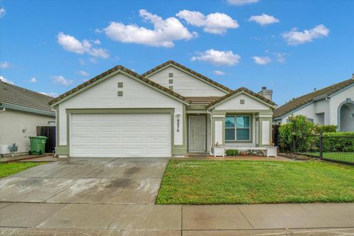 8575 Black Kite Drive, Elk Grove, CA, 95624 | Card Image