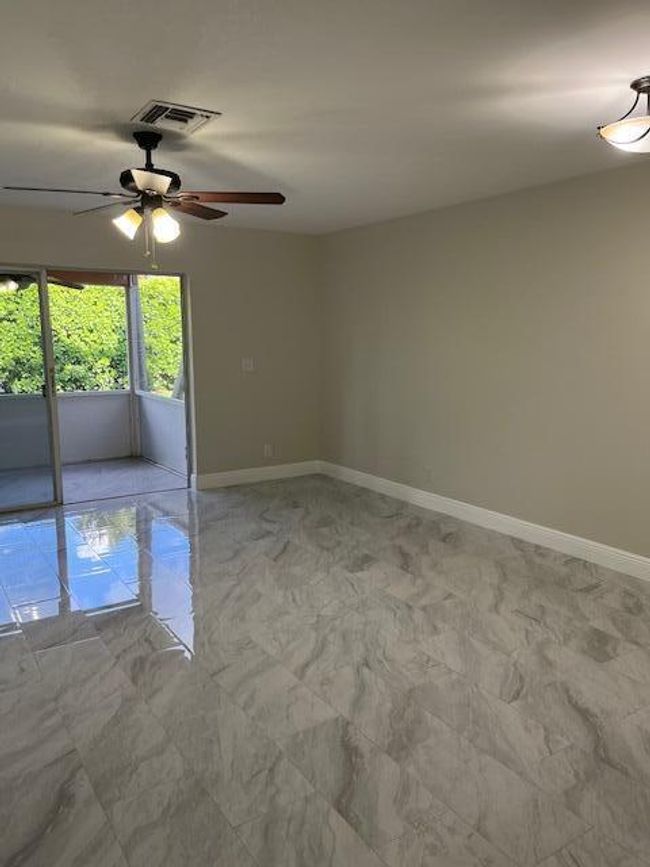 9826 Kamena Cir, Condo with 3 bedrooms, 3 bathrooms and null parking in Boynton Beach FL | Image 12